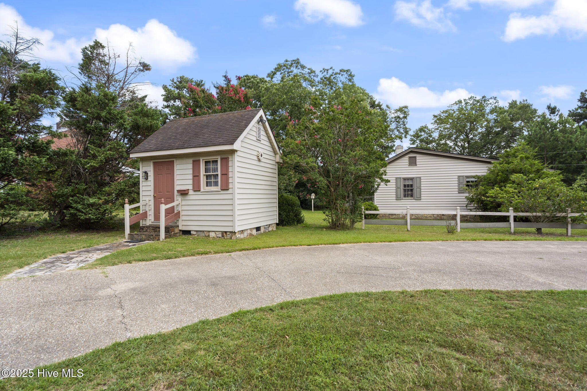 1717 Country Club Road