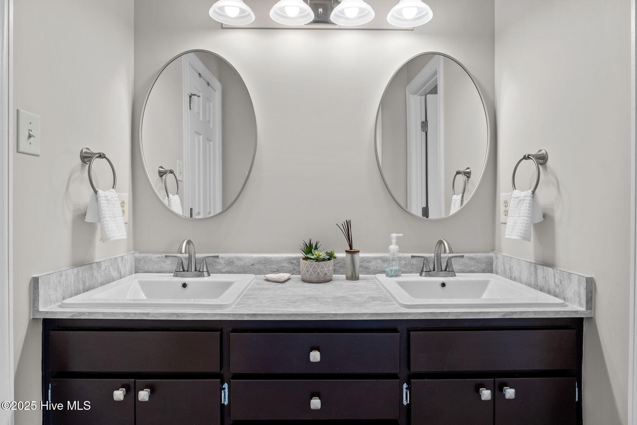 105 Barrington Court