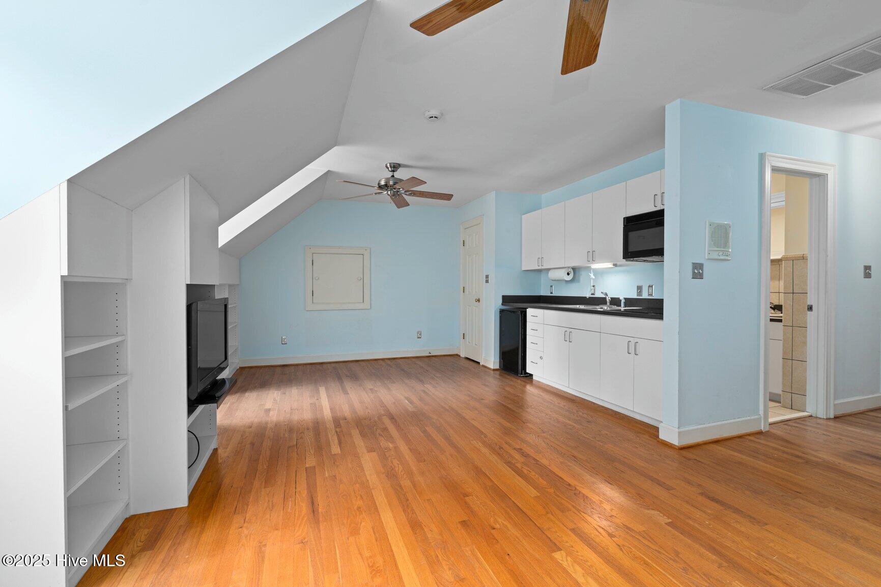 3811 Woodlawn Road