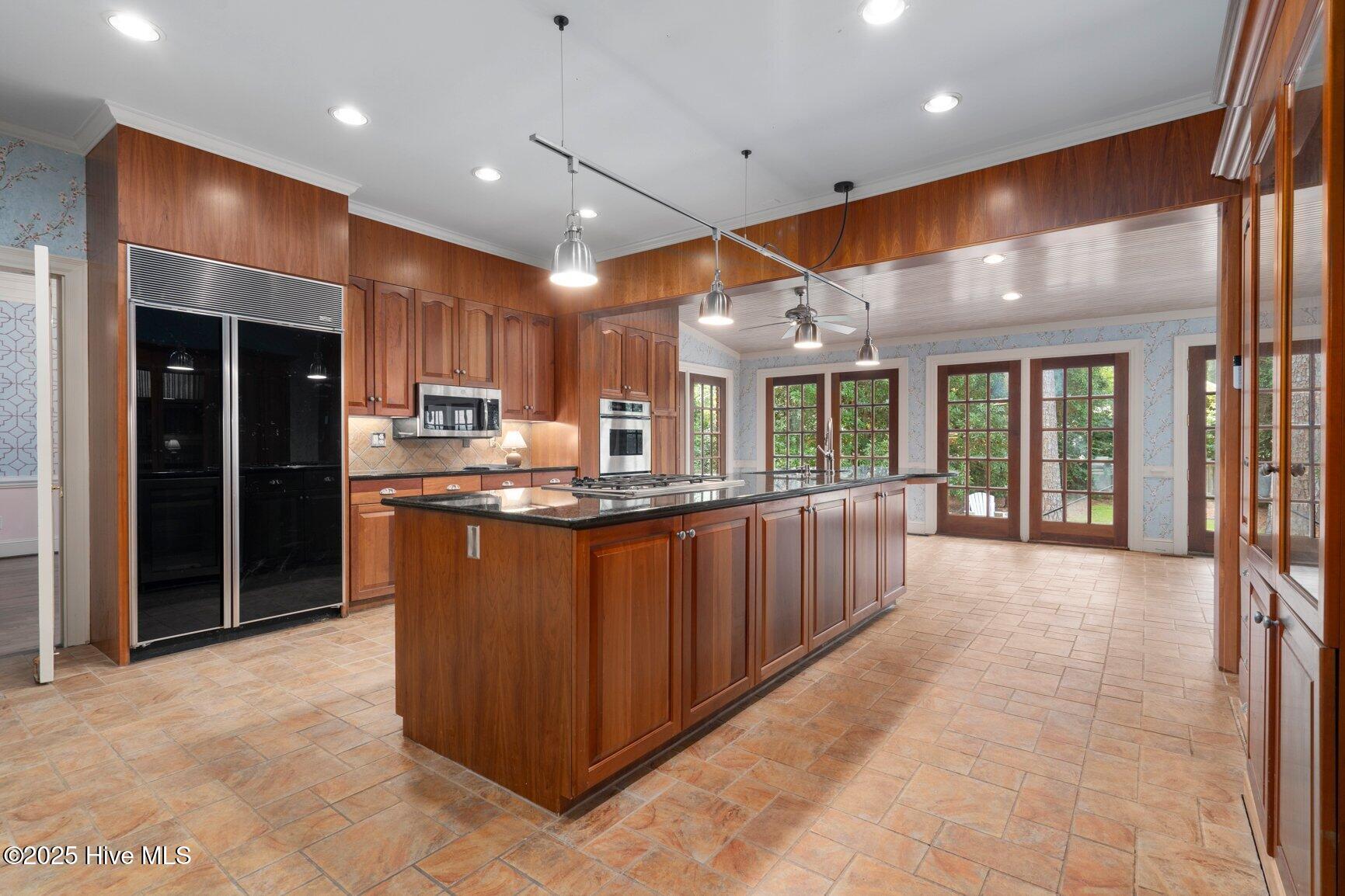 3811 Woodlawn Road