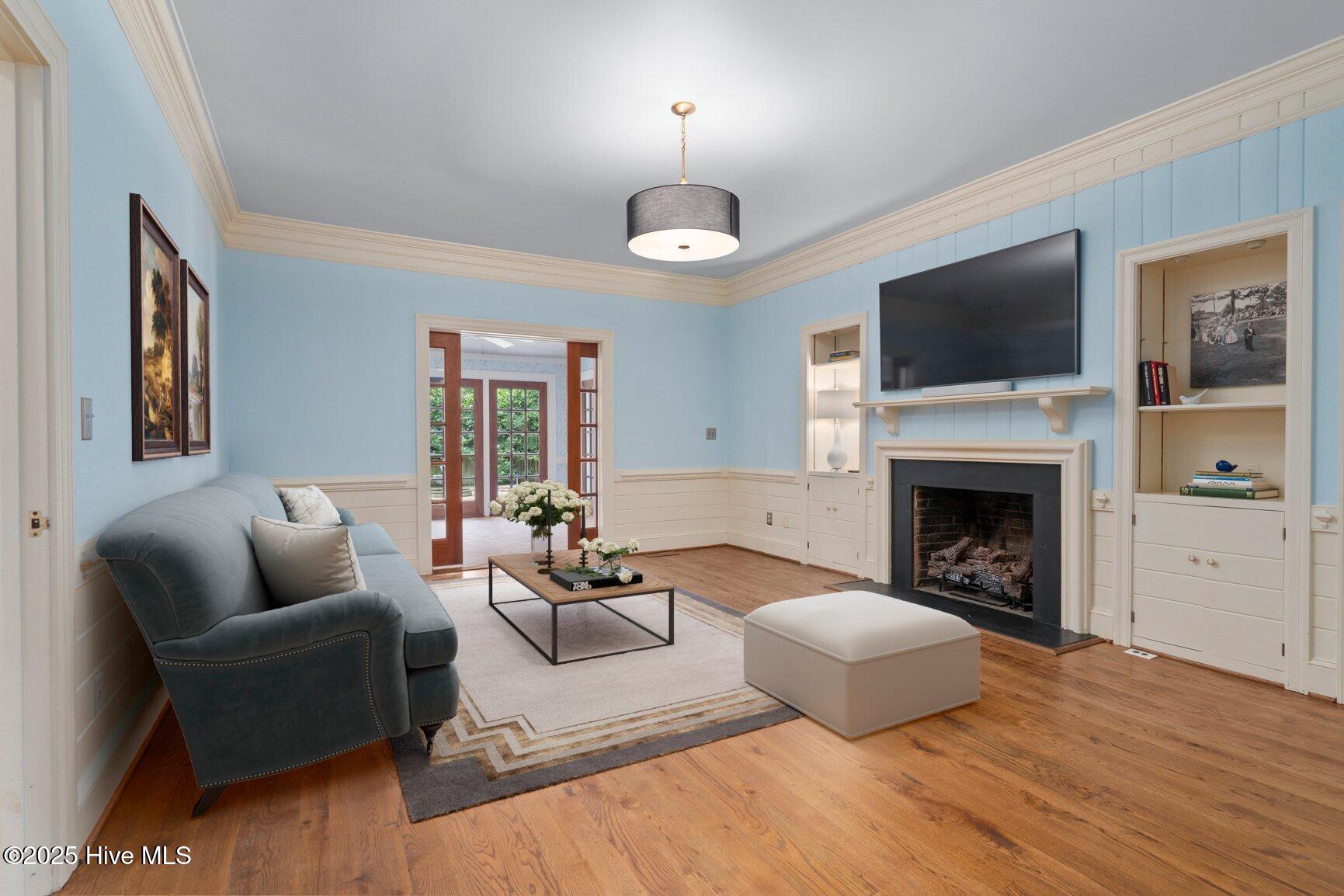 3811 Woodlawn Road