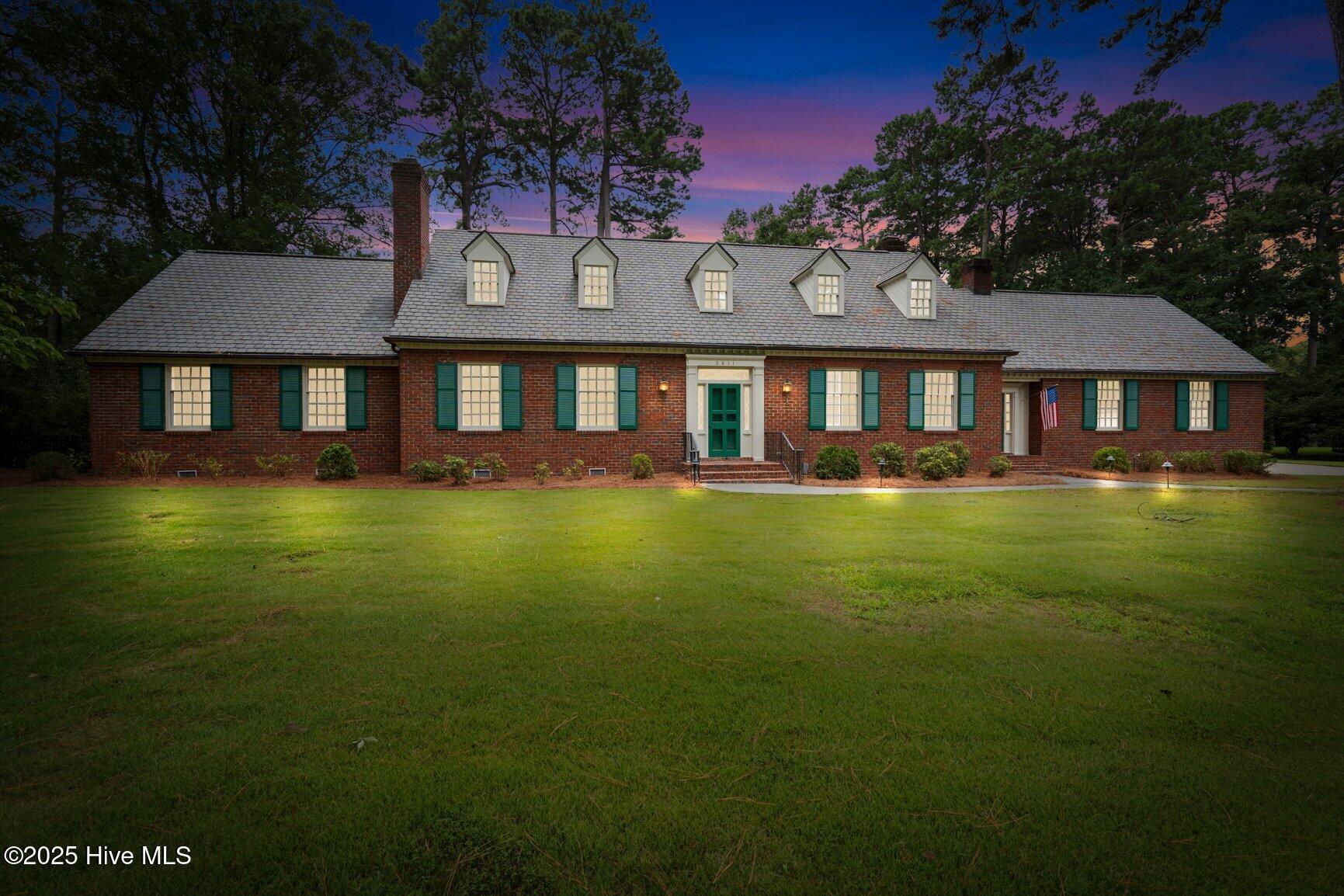 3811 Woodlawn Road