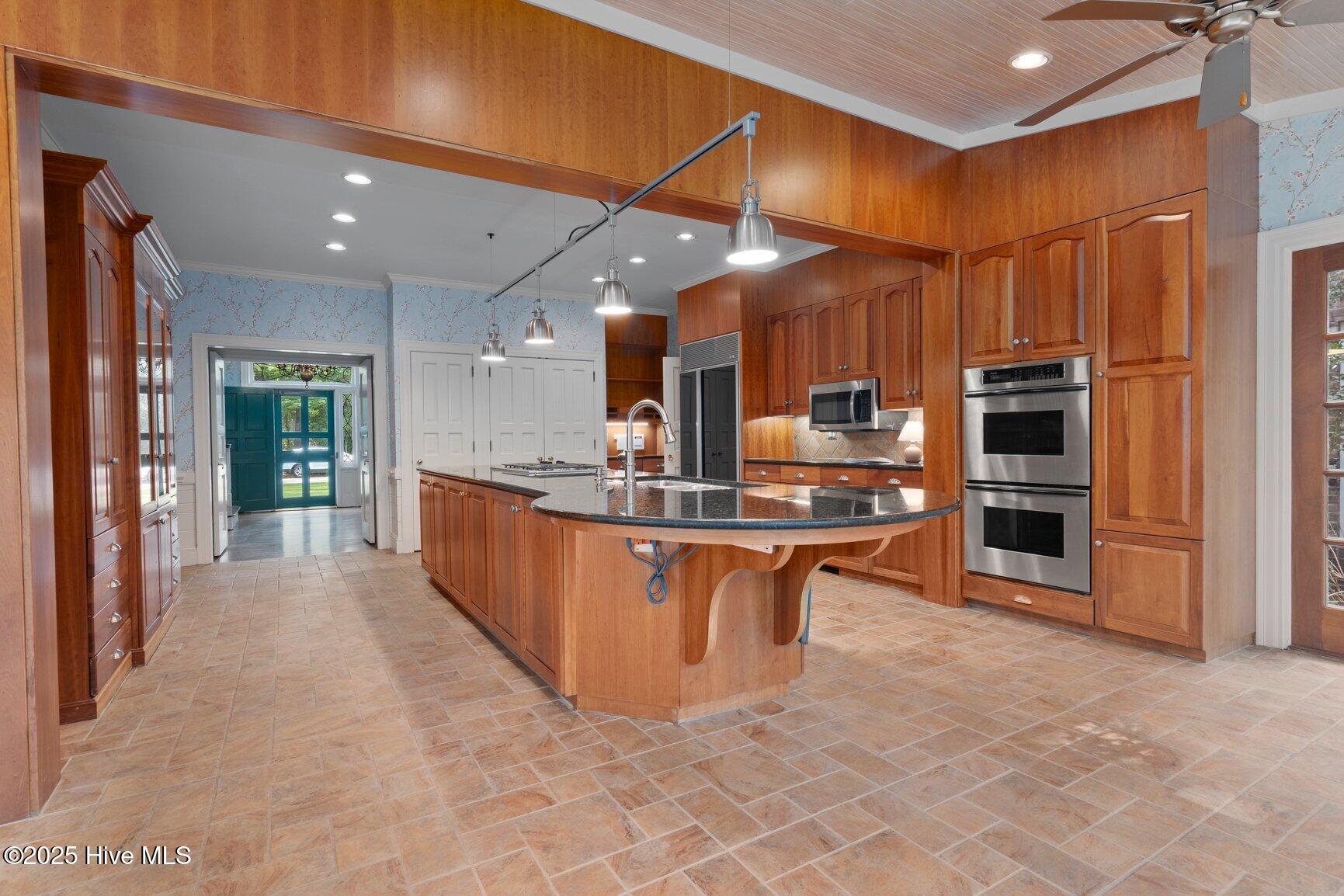 3811 Woodlawn Road