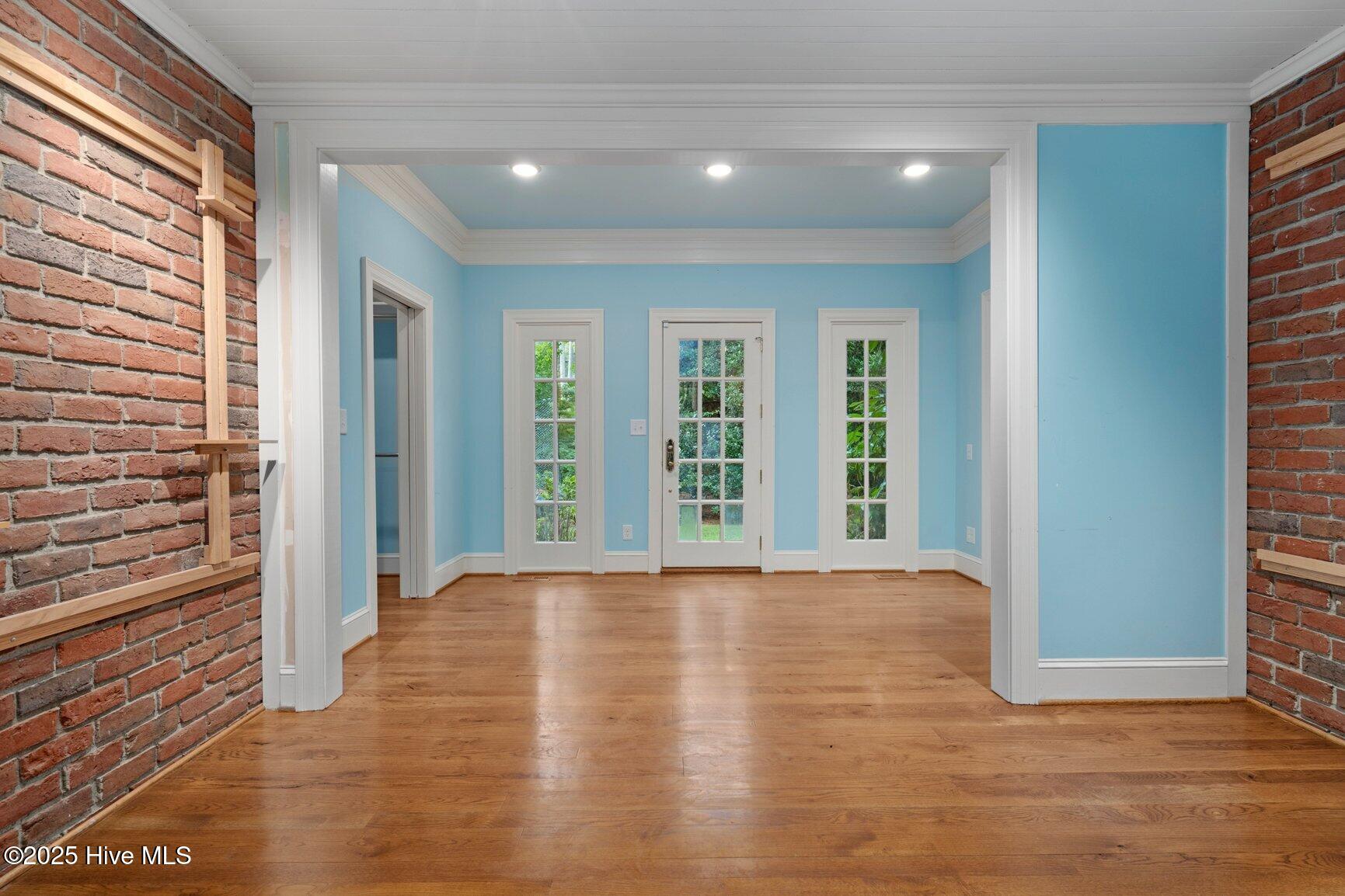 3811 Woodlawn Road