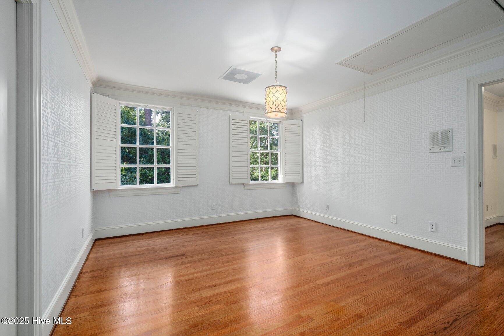 3811 Woodlawn Road