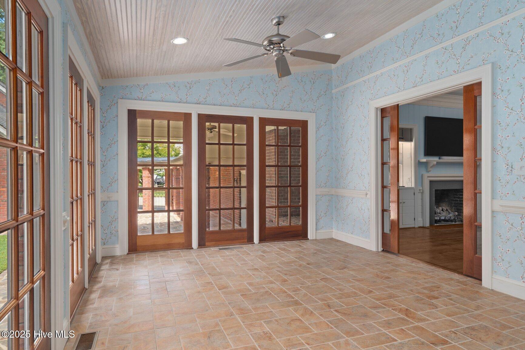 3811 Woodlawn Road