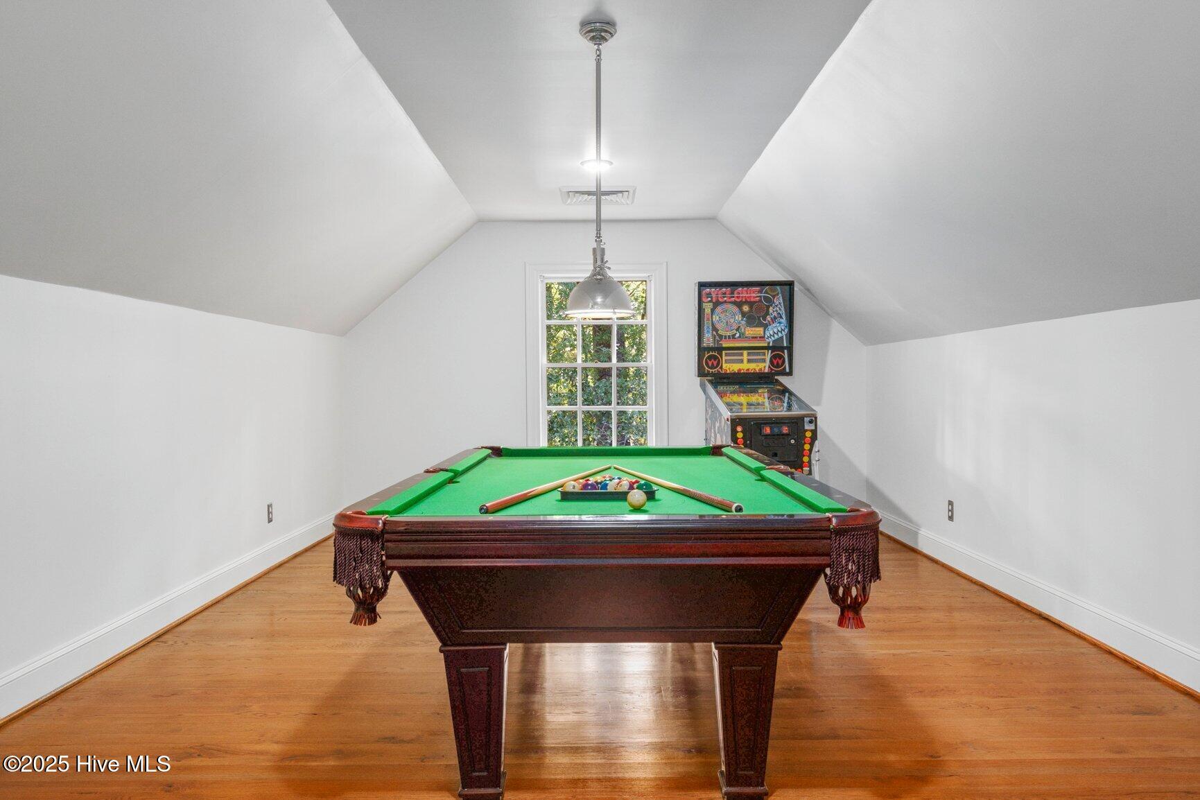 3811 Woodlawn Road