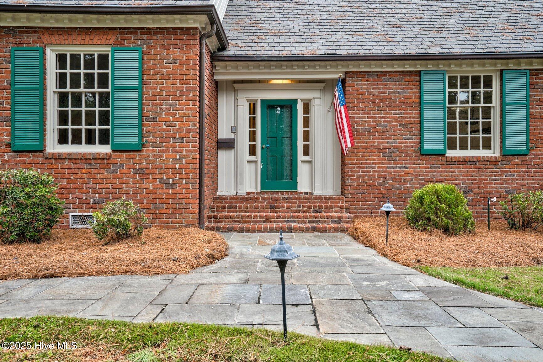 3811 Woodlawn Road