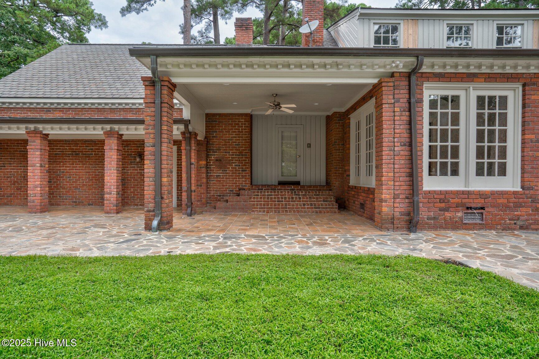 3811 Woodlawn Road