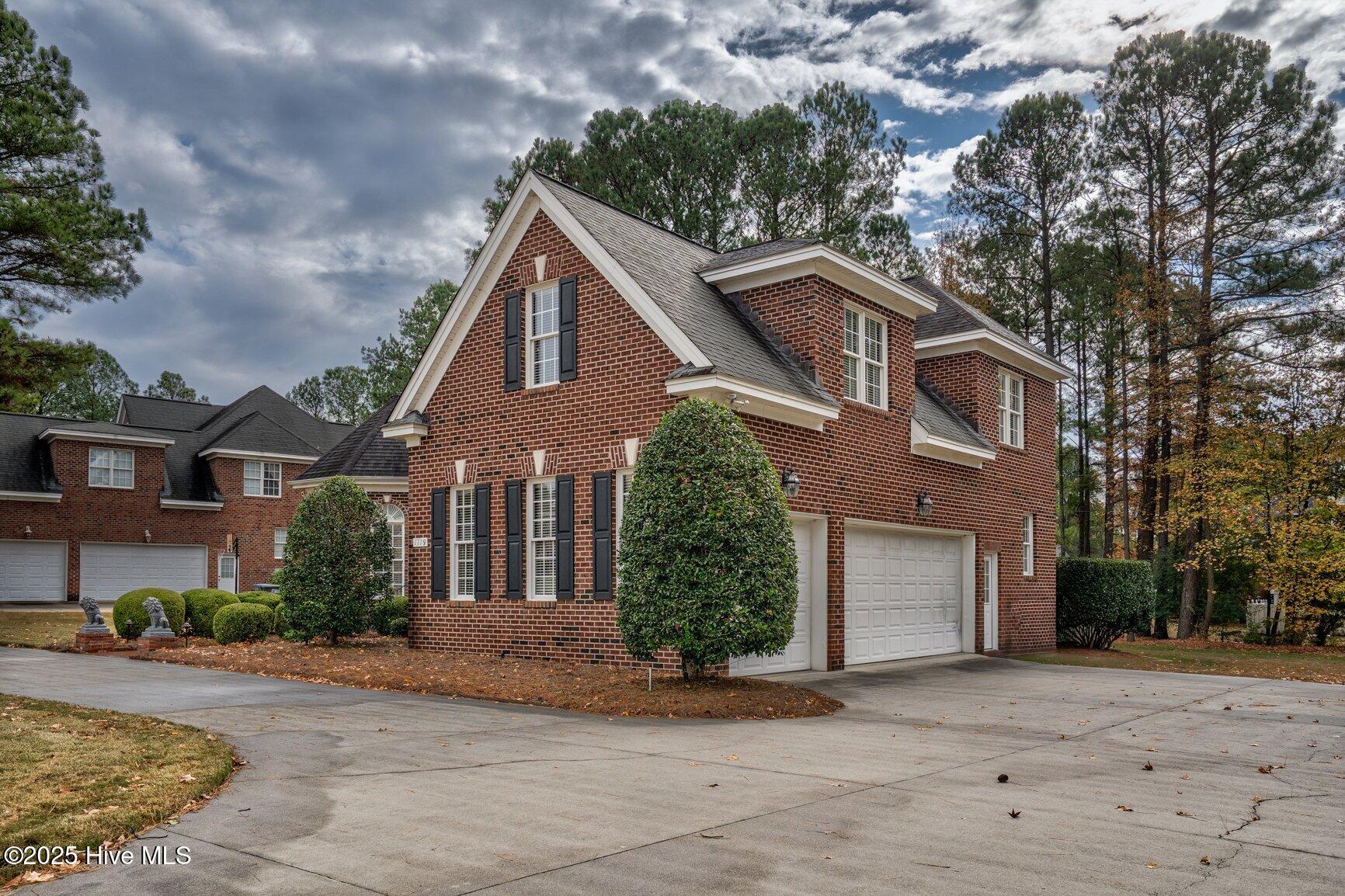 1119 Falling River Walk