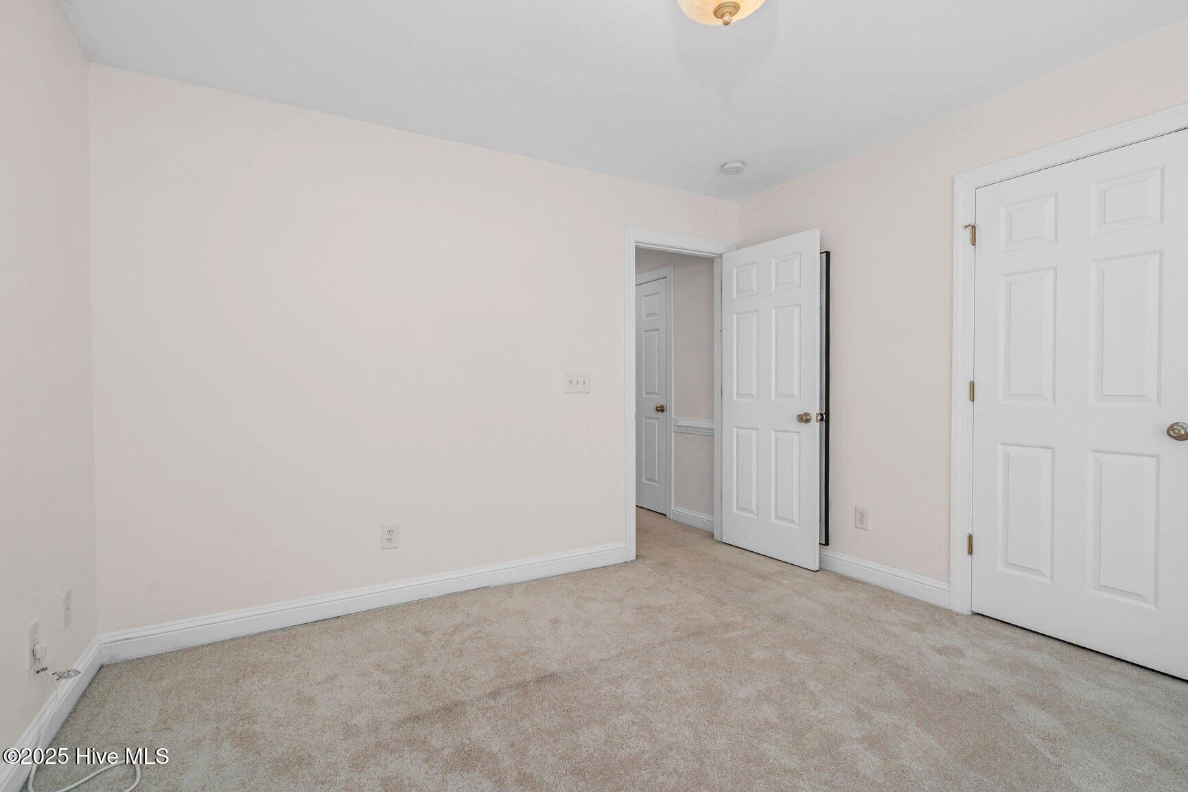 1119 Falling River Walk