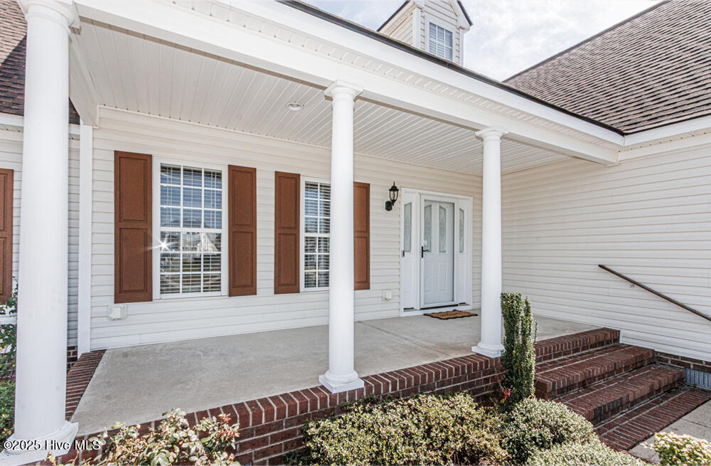 1565 Glen Eagles Court