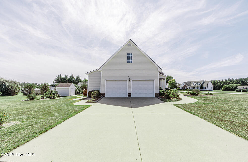 1565 Glen Eagles Court