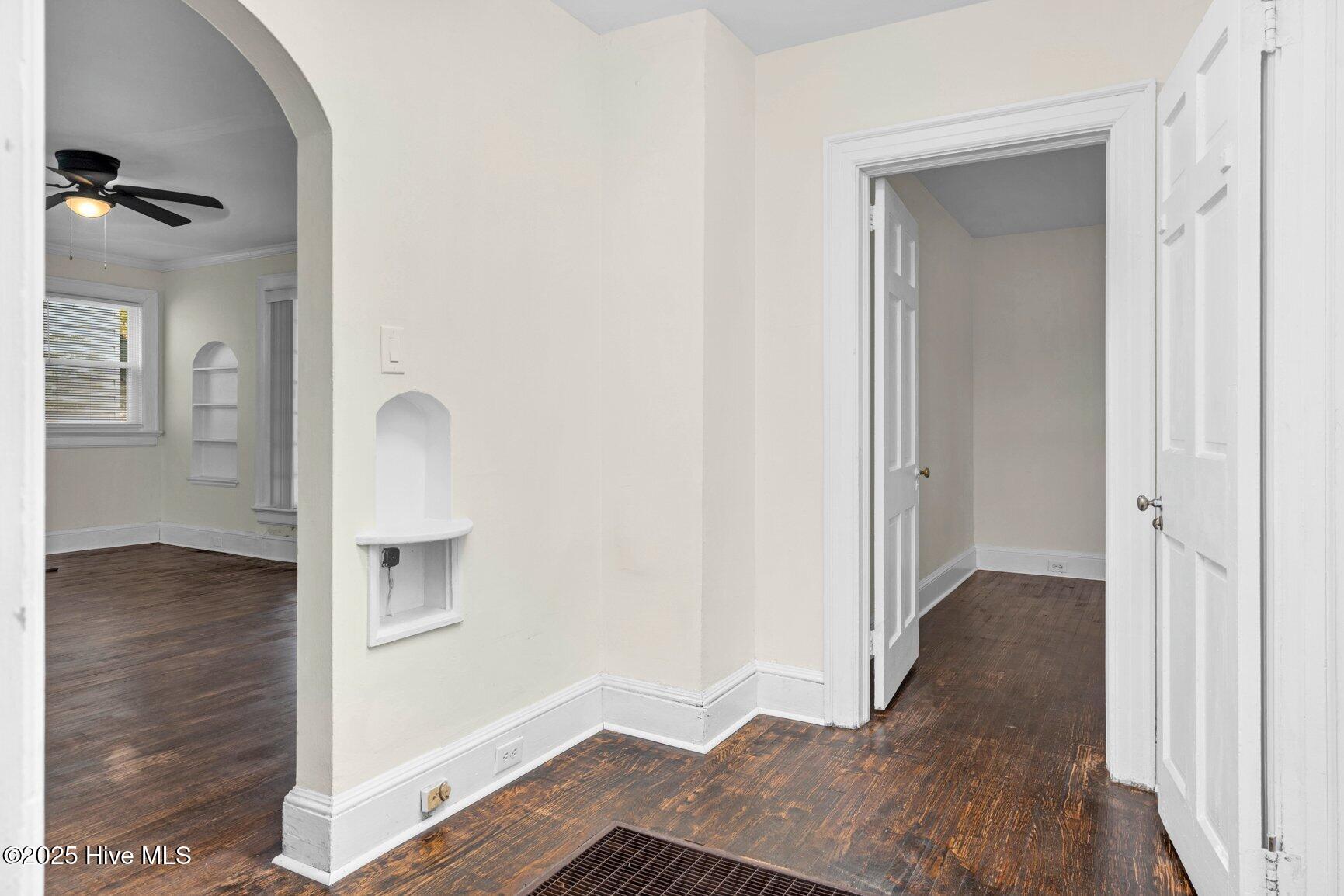 541 N Daughtry Street