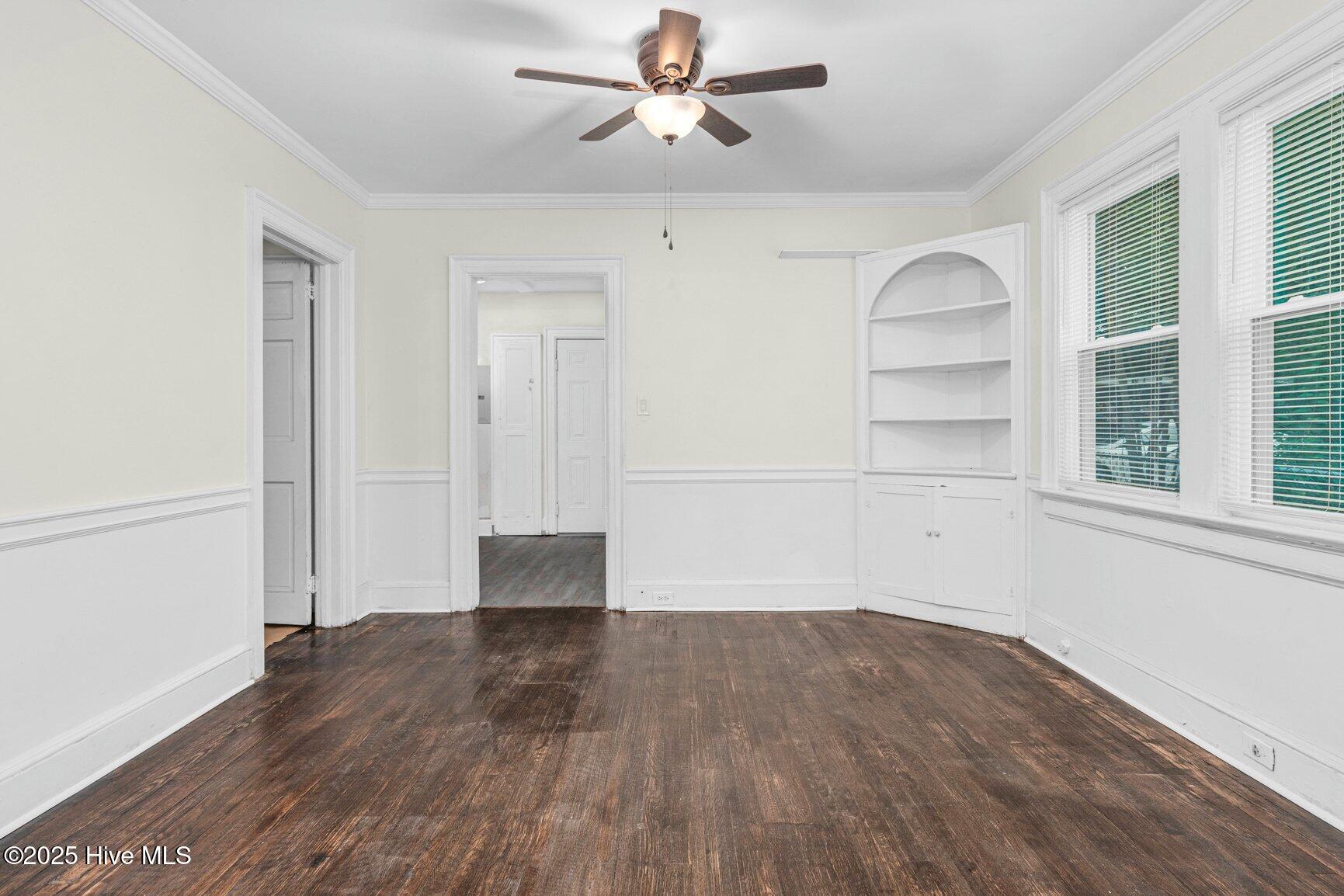 541 N Daughtry Street