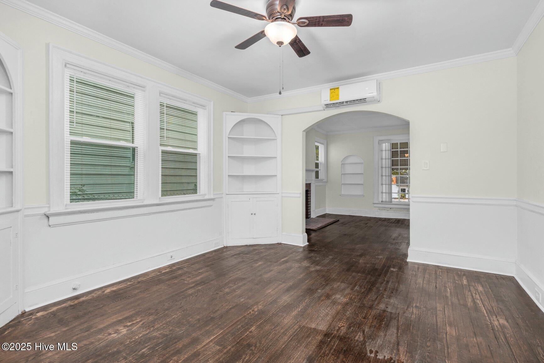 541 N Daughtry Street