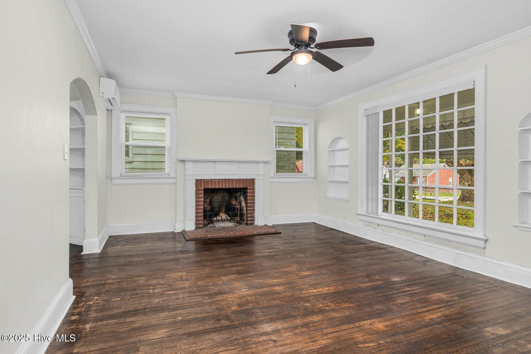 541 N Daughtry Street