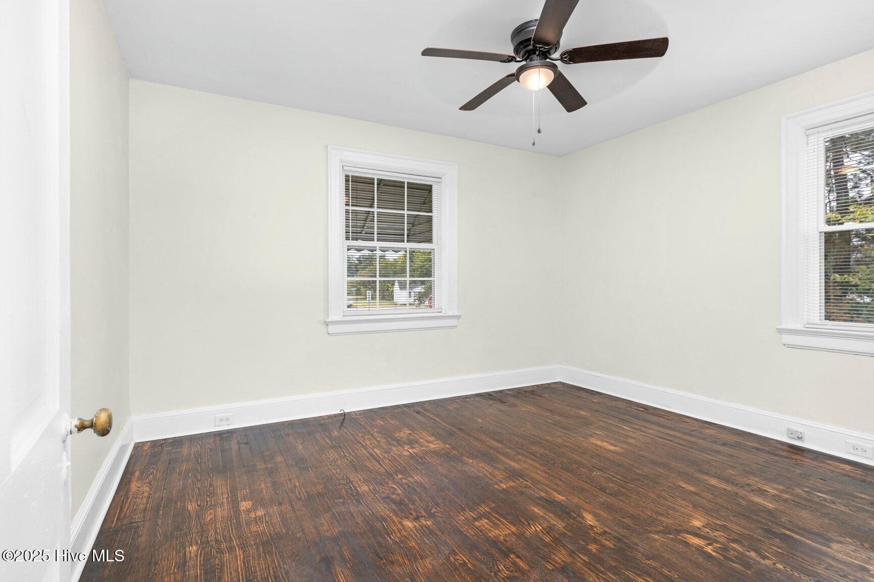 541 N Daughtry Street