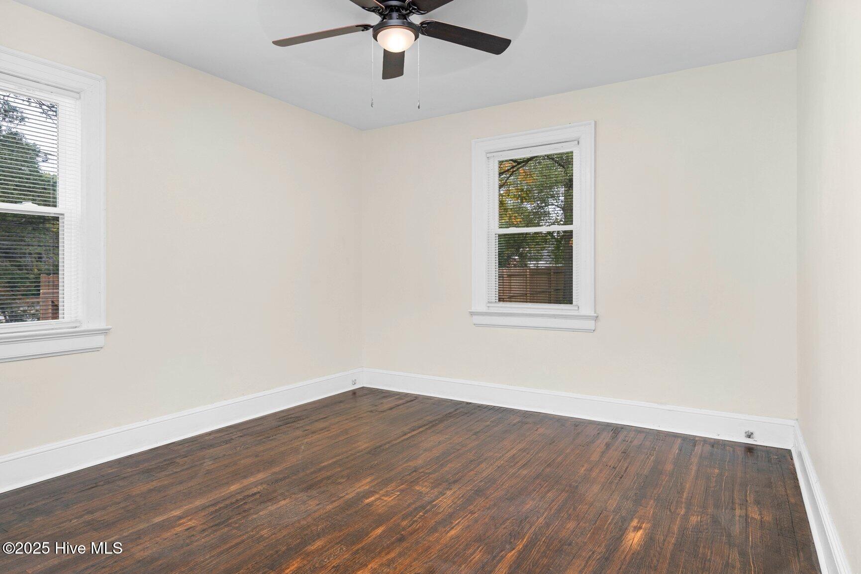 541 N Daughtry Street