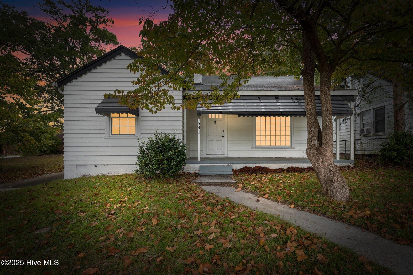 541 N Daughtry Street