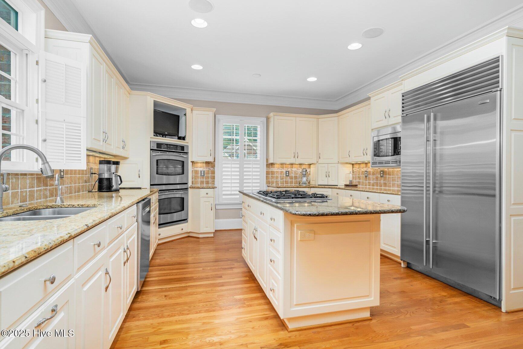 3821 Mansfield Drive