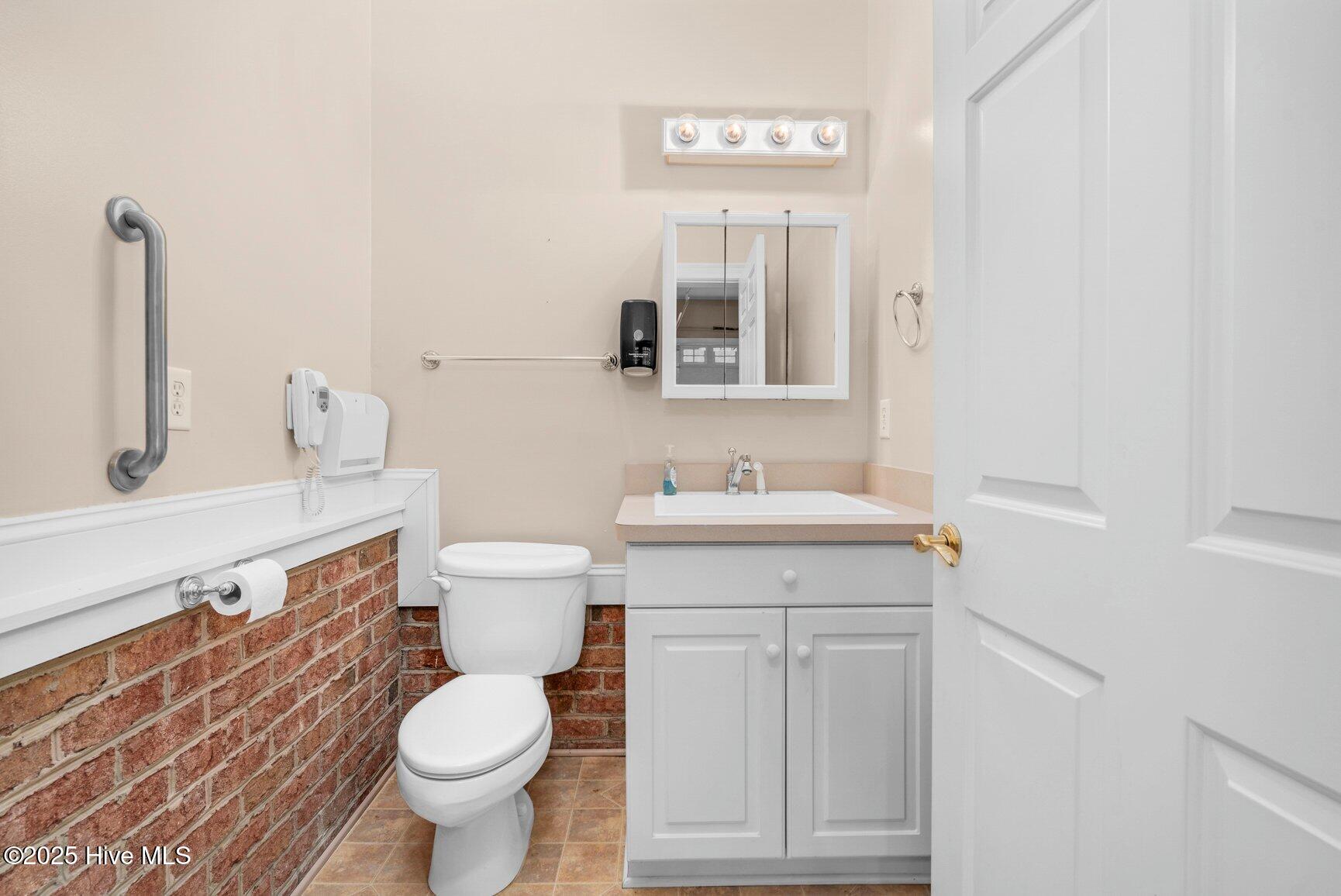 3821 Mansfield Drive