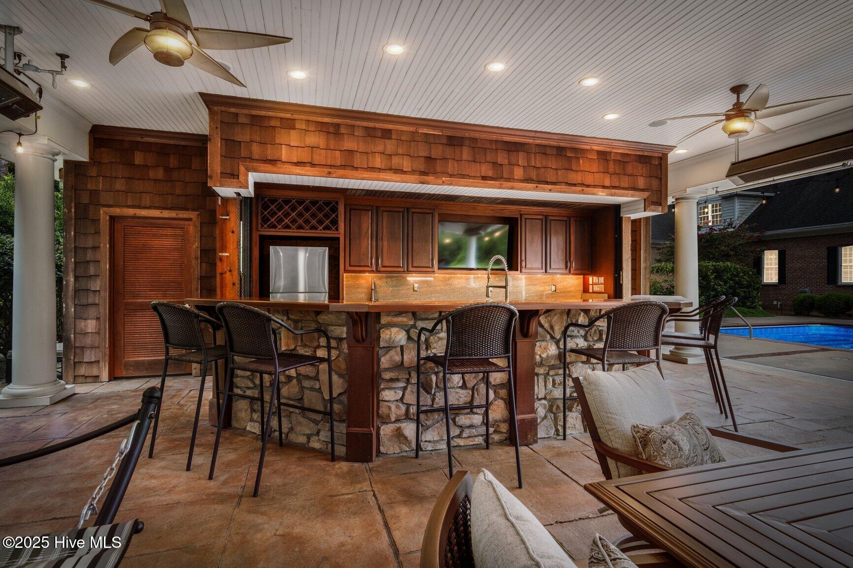 3821 Mansfield Drive