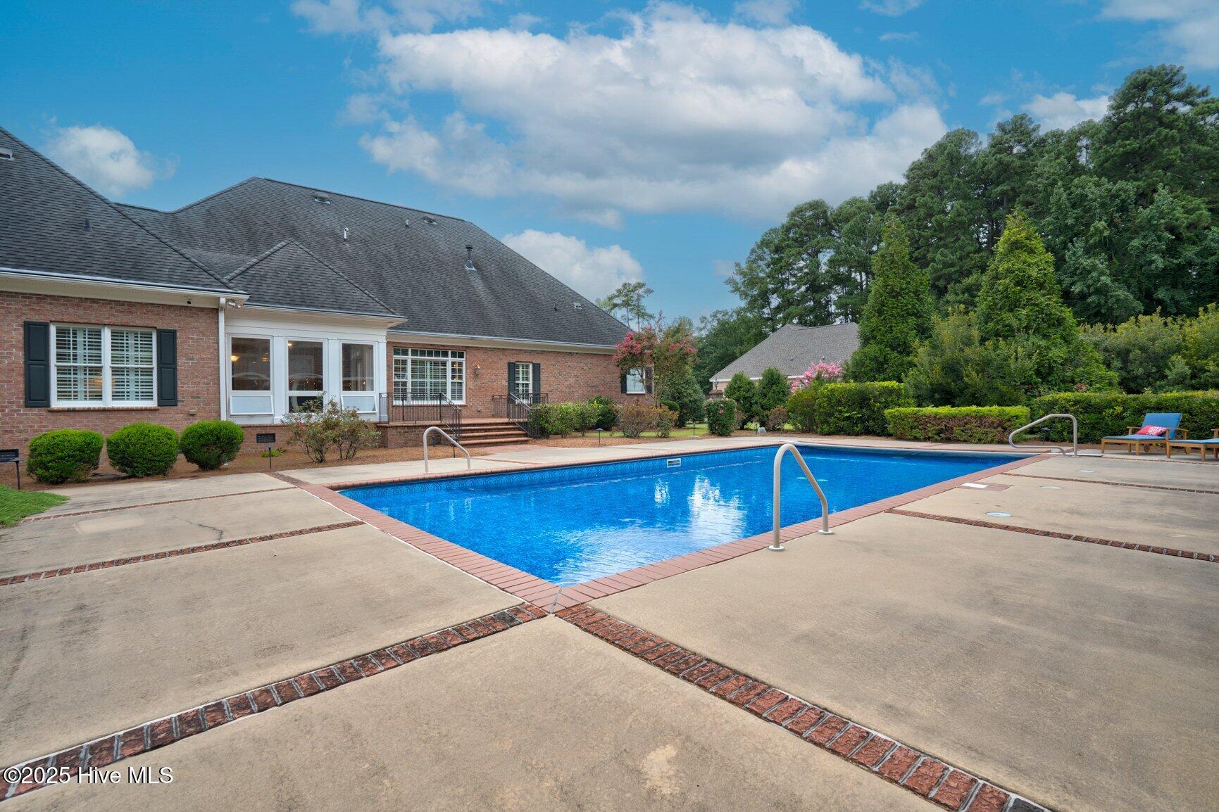 3821 Mansfield Drive