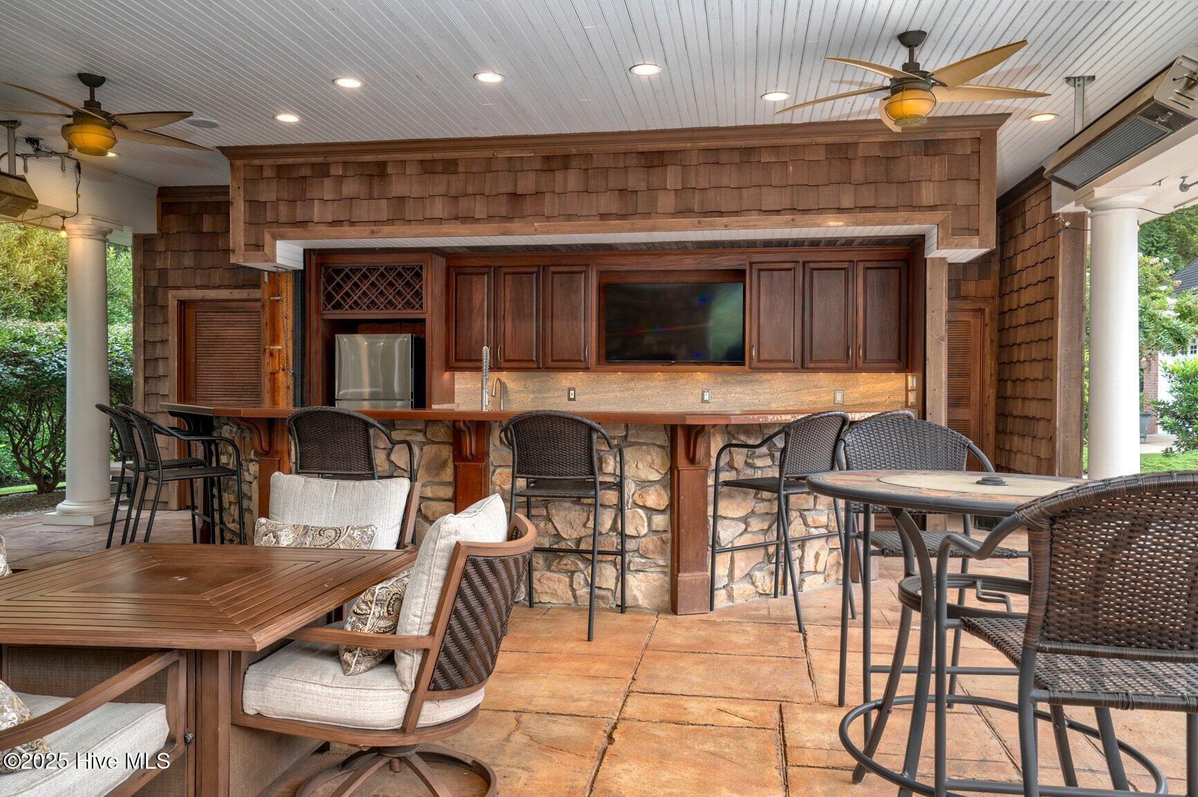 3821 Mansfield Drive