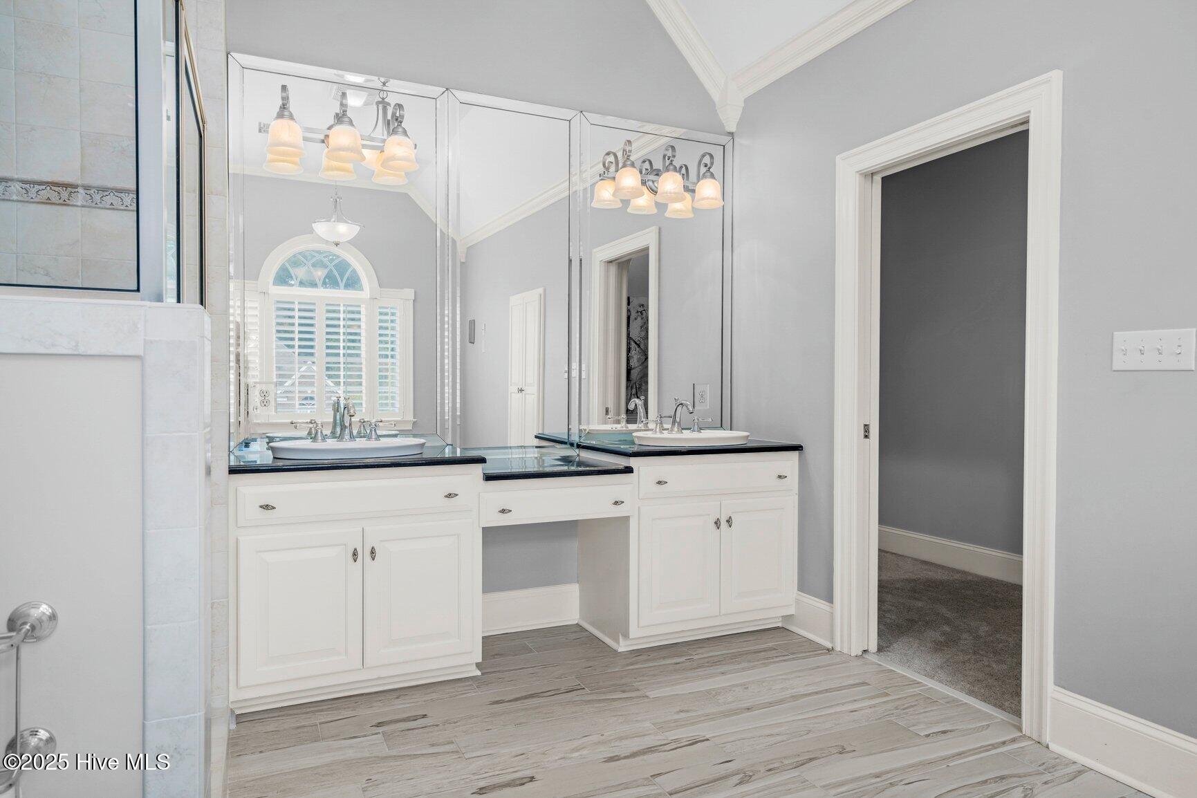 3821 Mansfield Drive