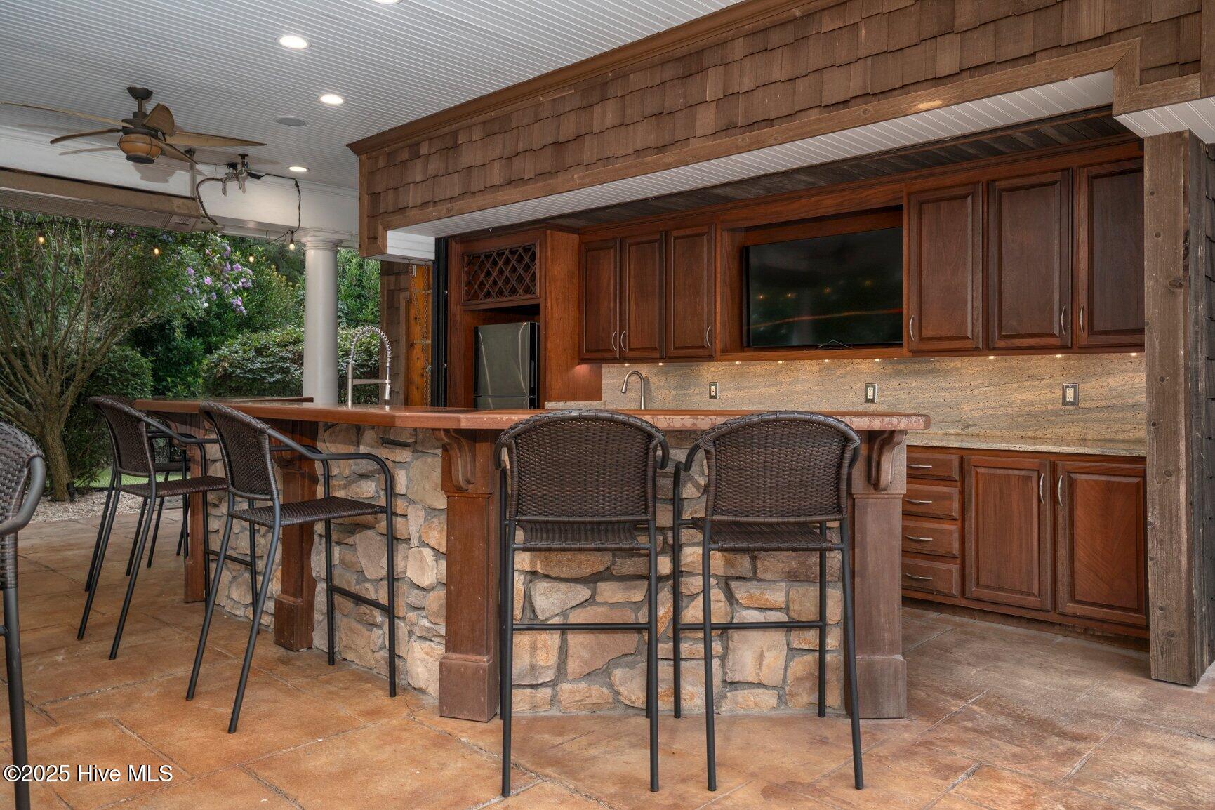 3821 Mansfield Drive