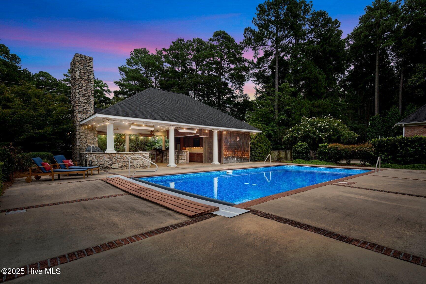 3821 Mansfield Drive