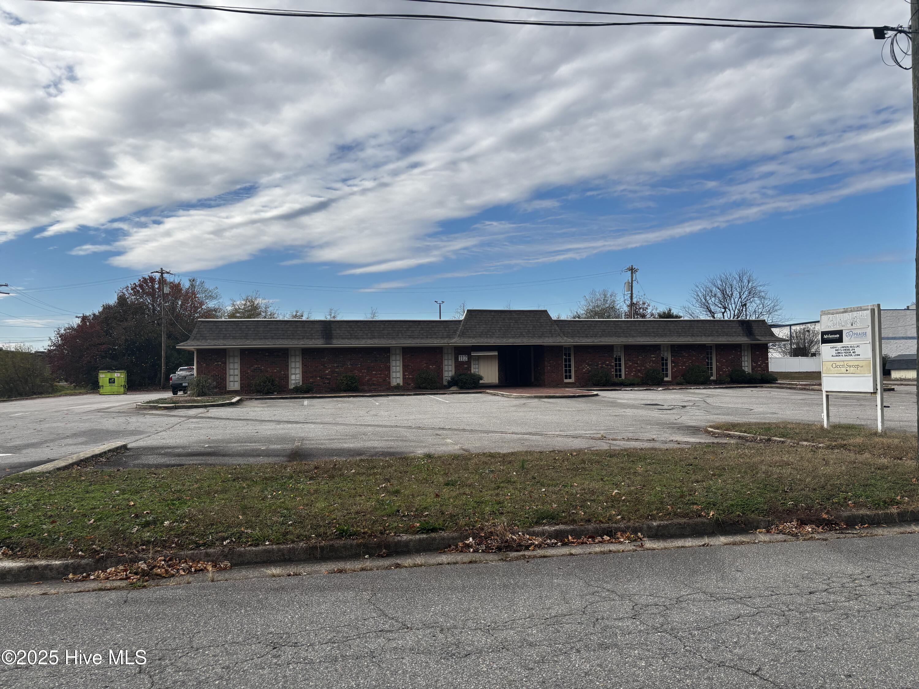 112 N Circle Drive