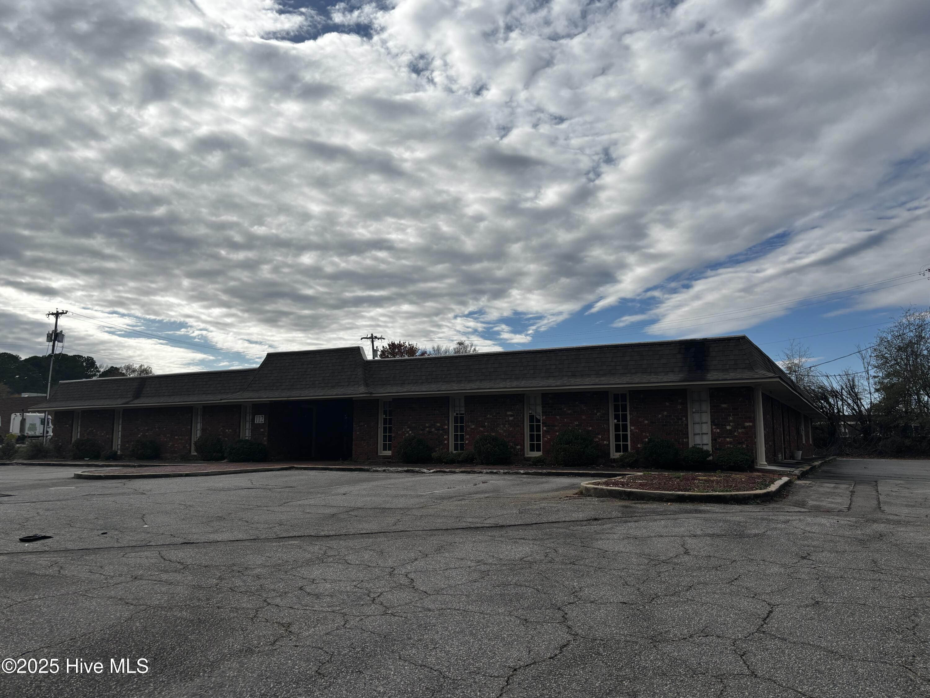 112 N Circle Drive
