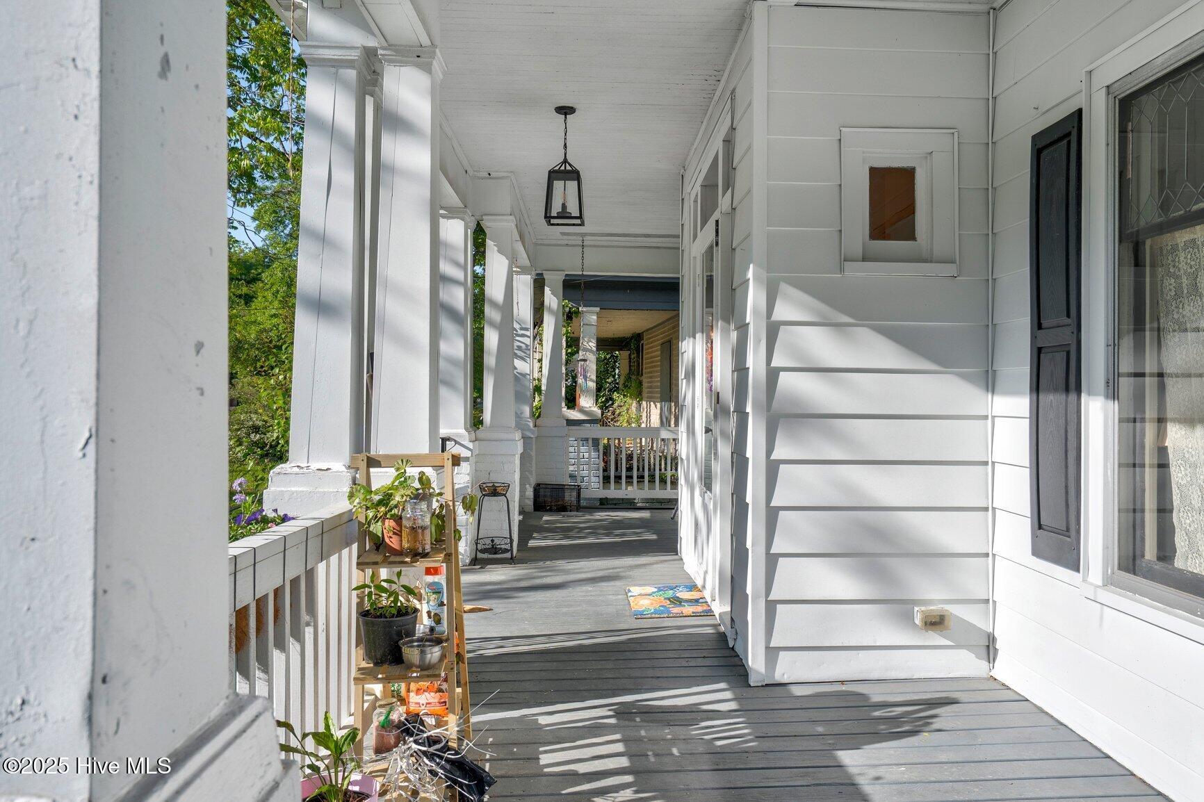 302 Villa Street