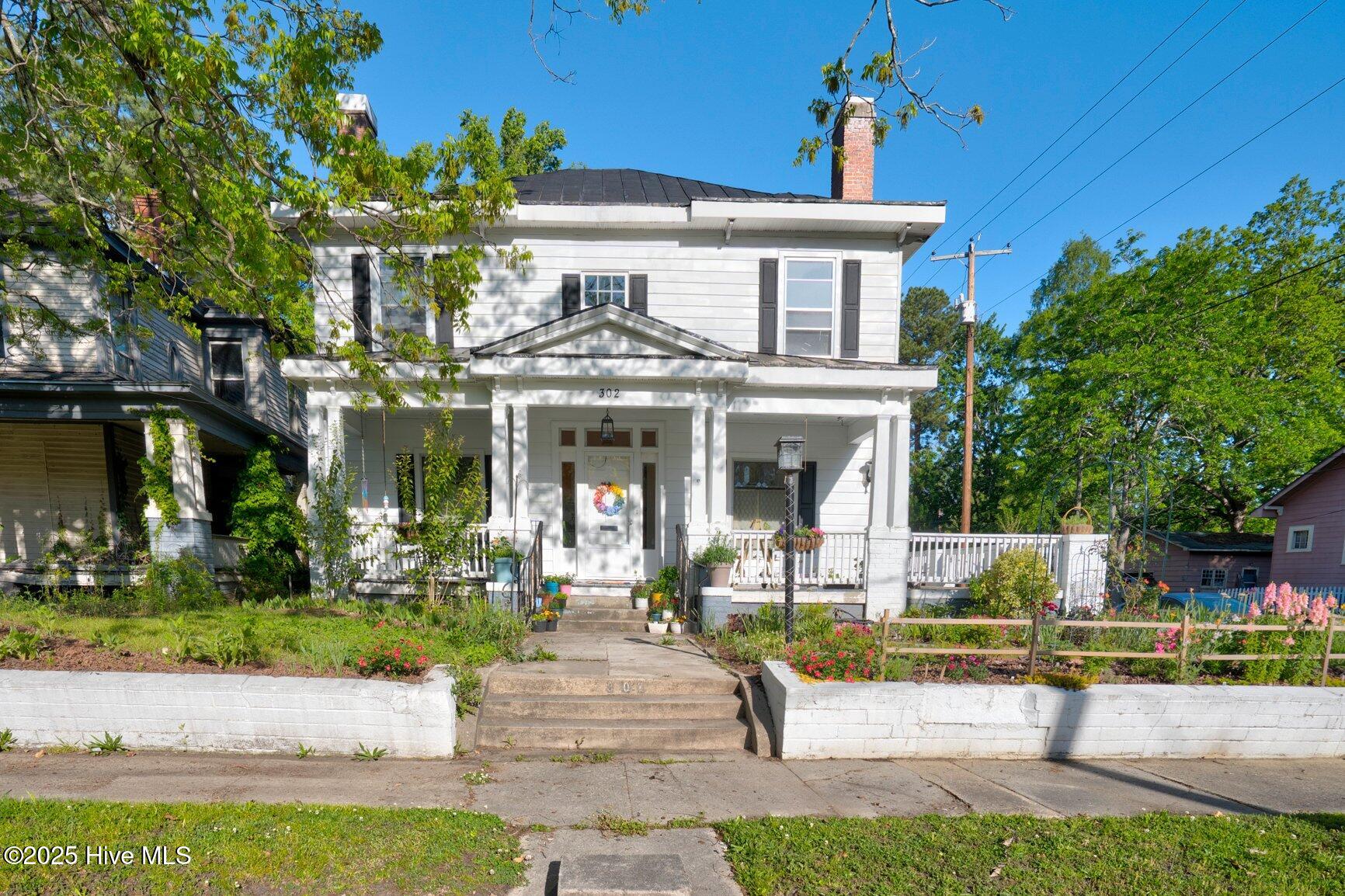 302 Villa Street
