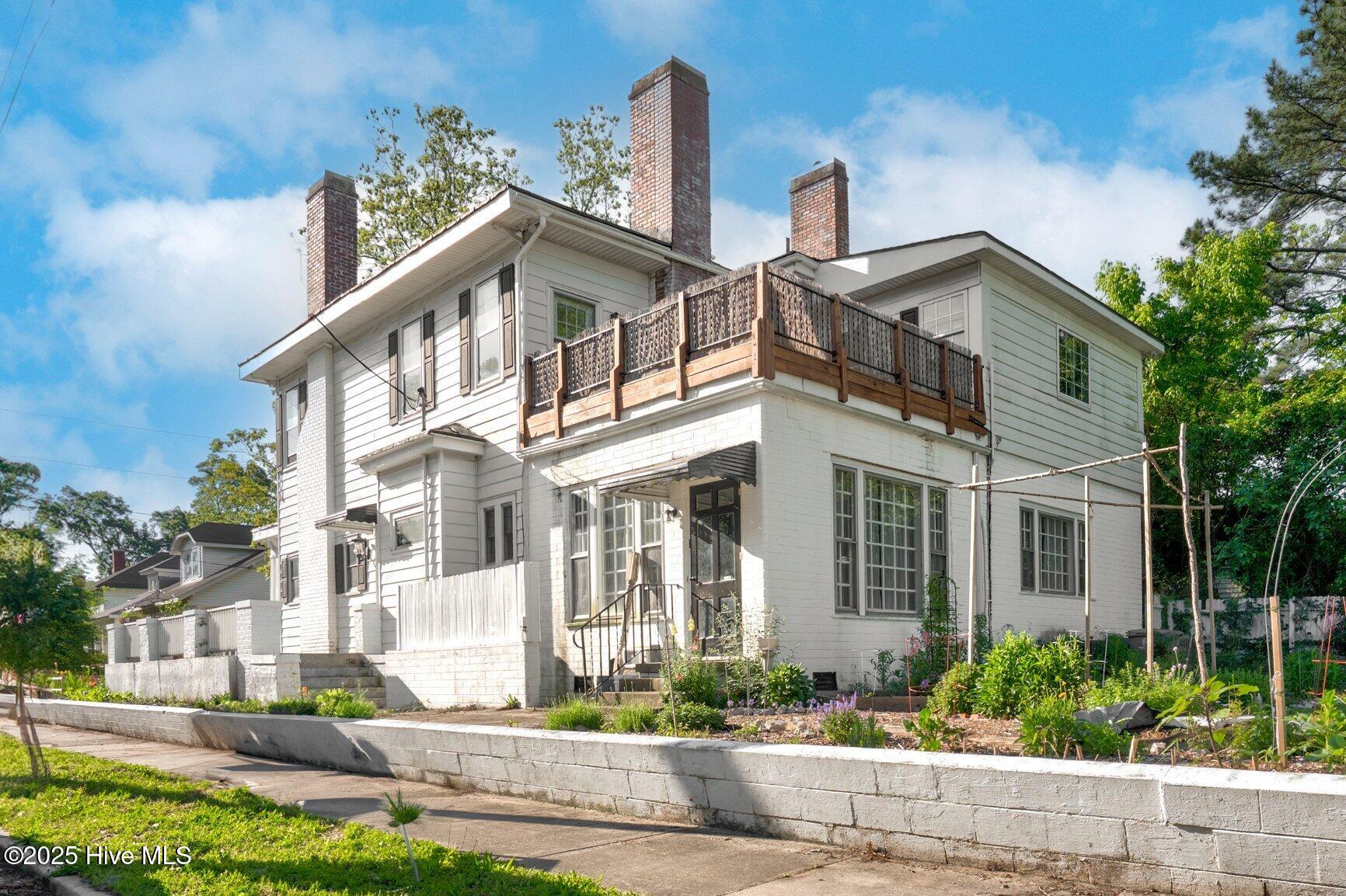302 Villa Street