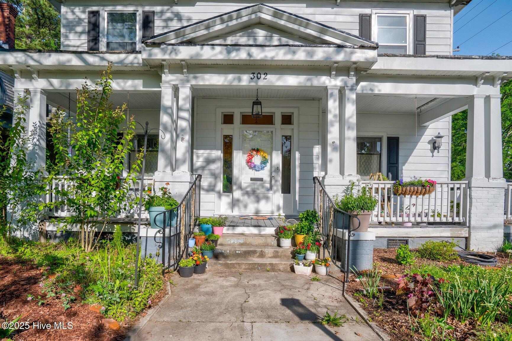 302 Villa Street