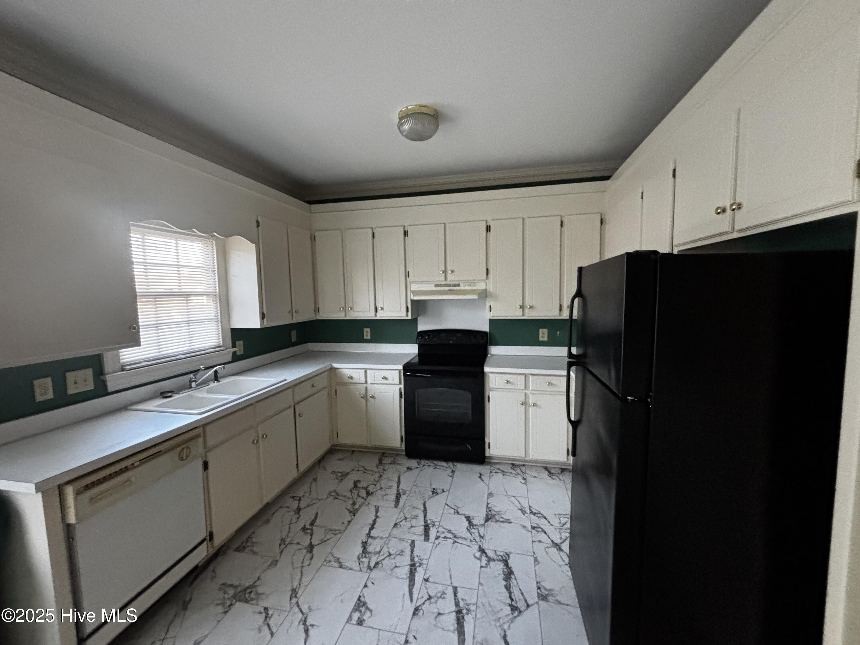 1733 Sparrow Hawk Lane