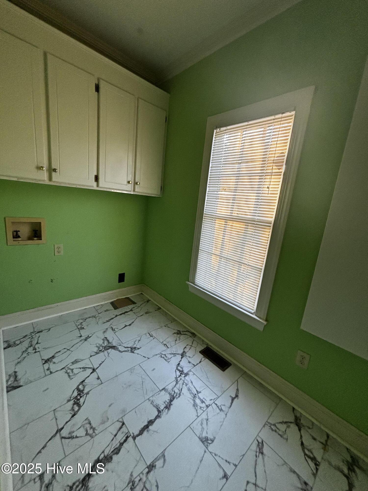 1733 Sparrow Hawk Lane