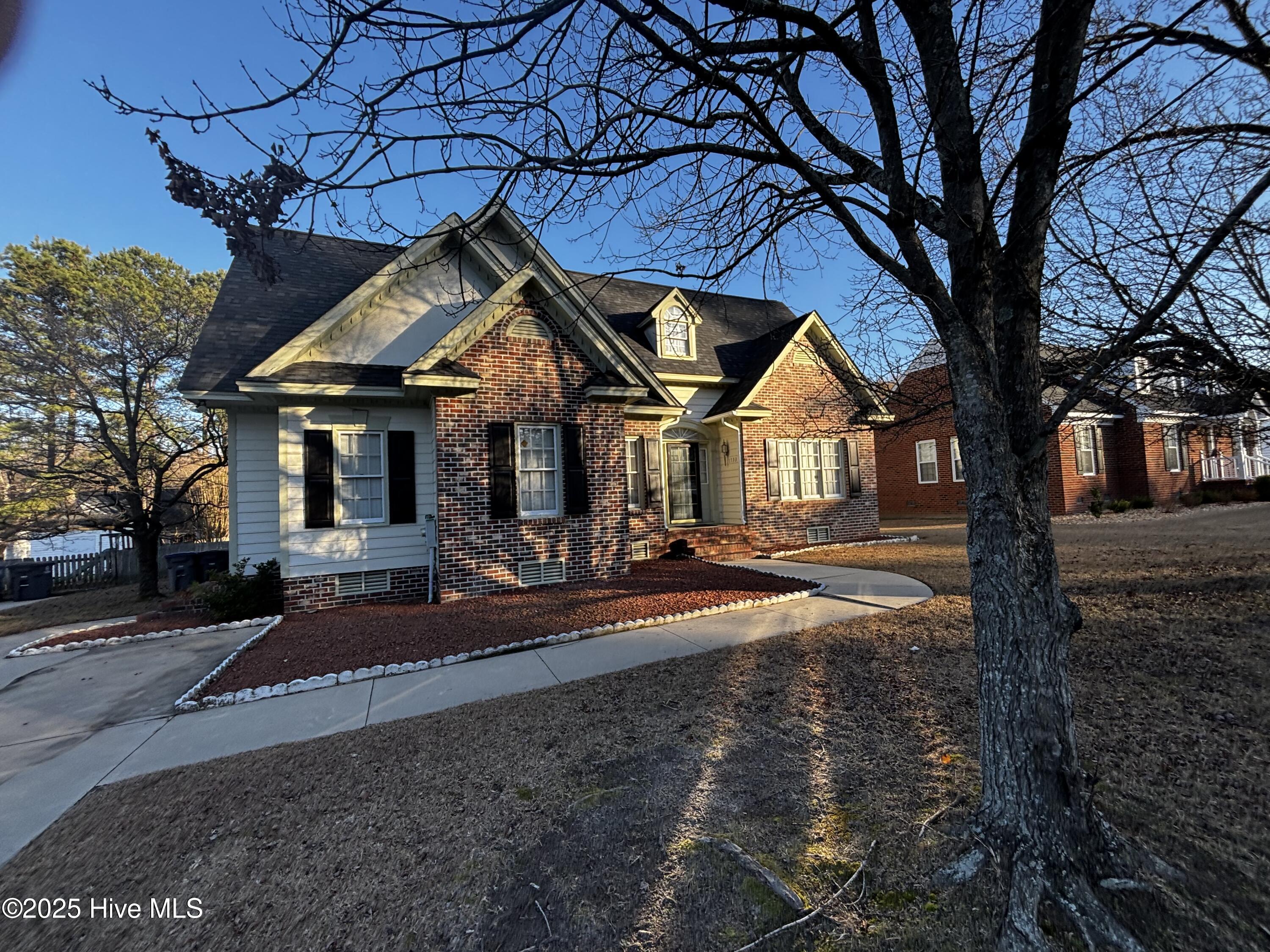 1733 Sparrow Hawk Lane