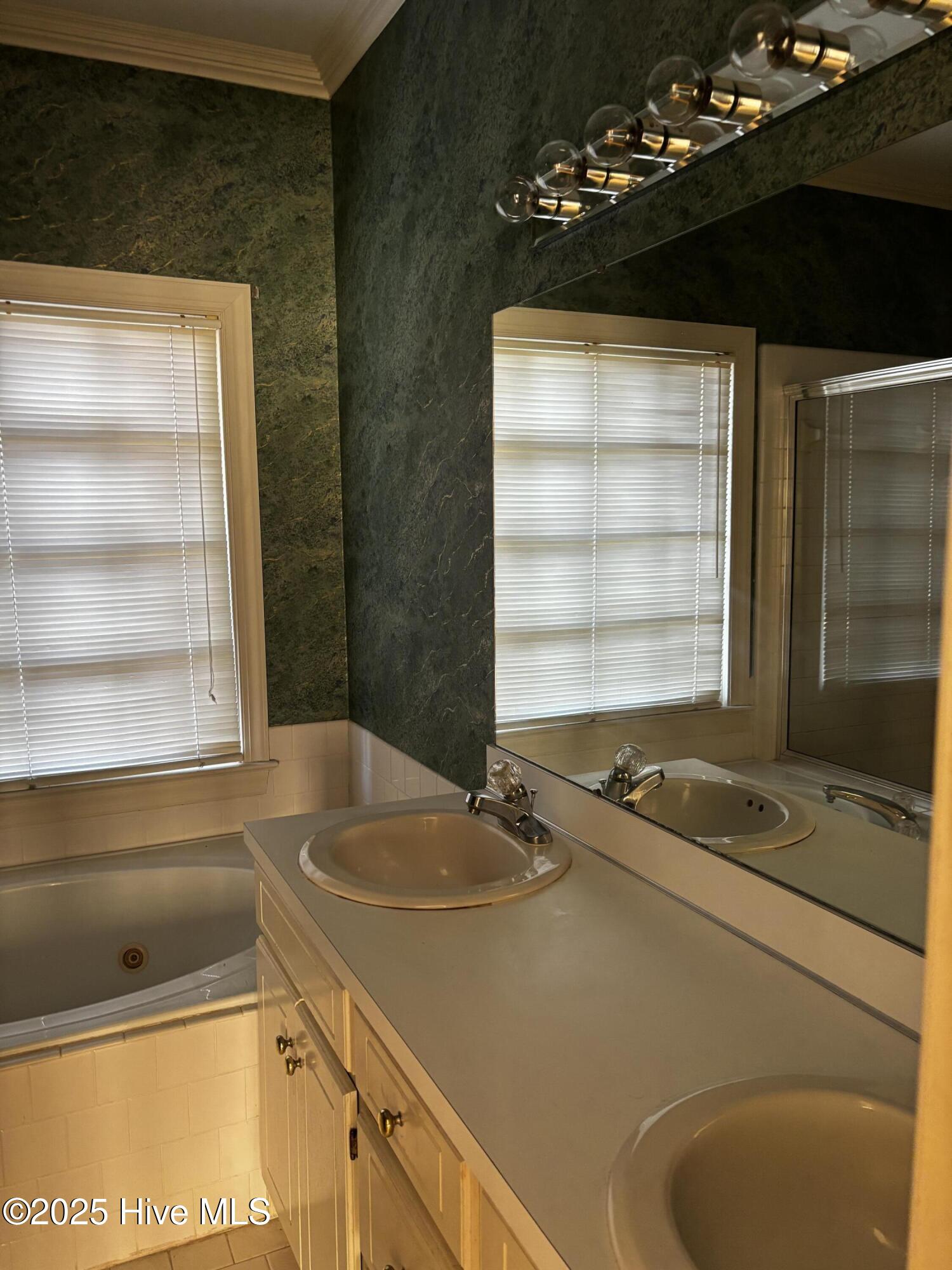 1733 Sparrow Hawk Lane