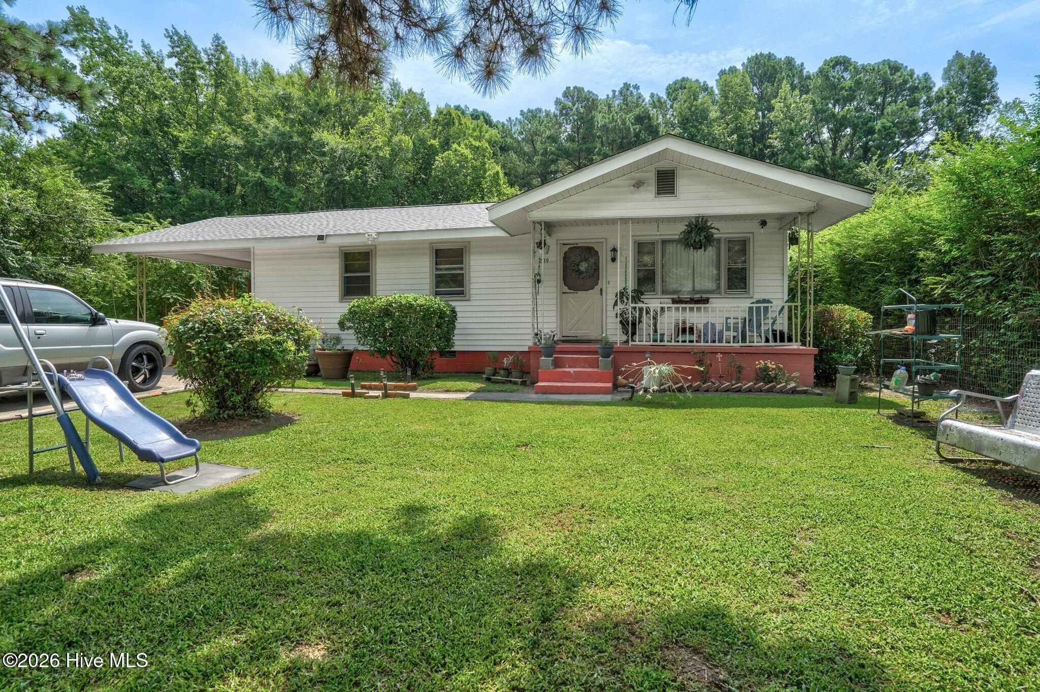 209 SE Railroad Street