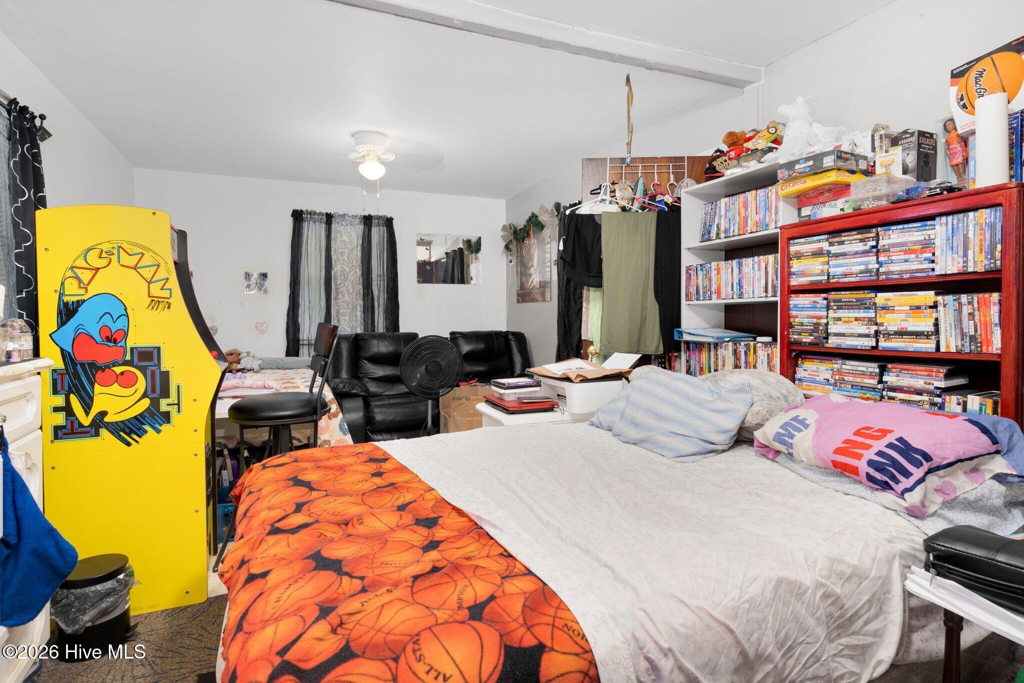 209 SE Railroad Street