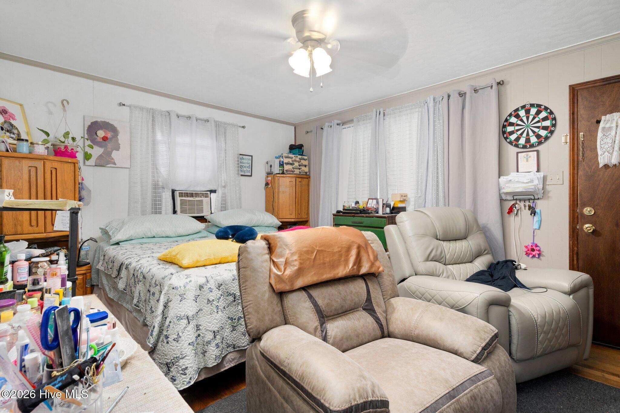 209 SE Railroad Street