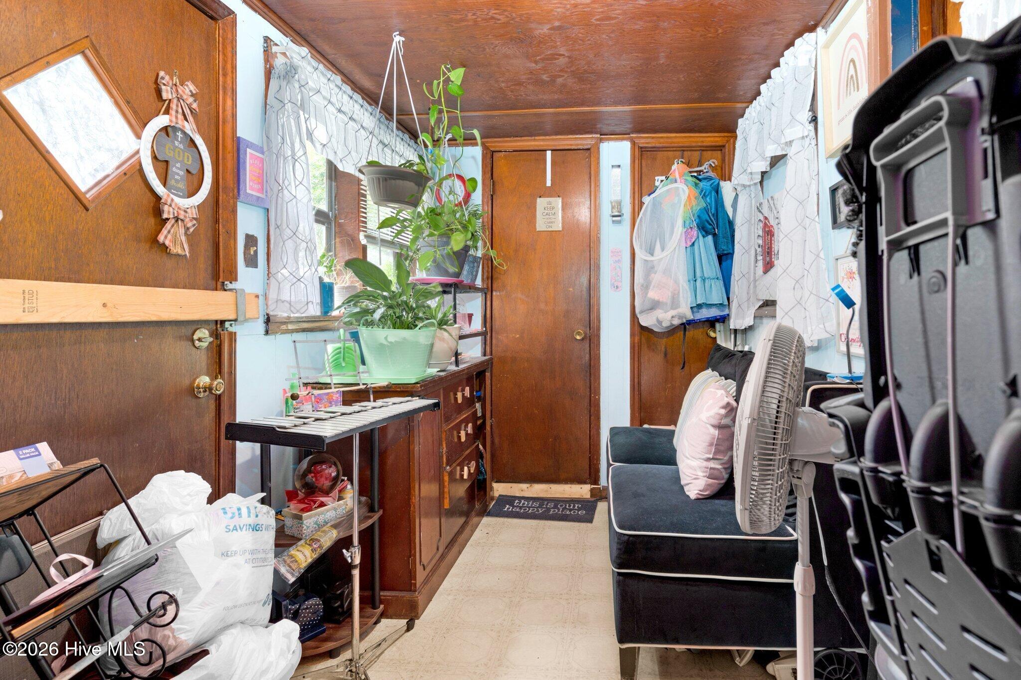 209 SE Railroad Street