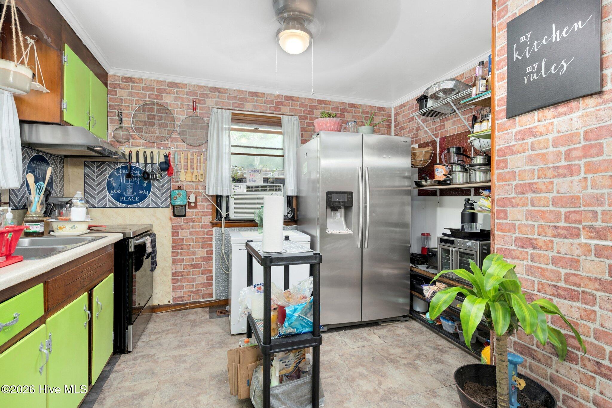 209 SE Railroad Street