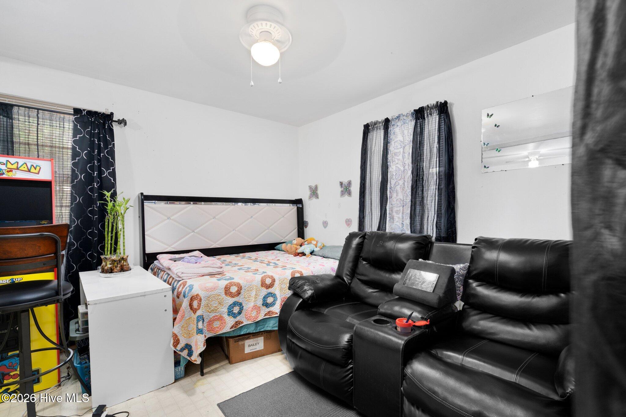 209 SE Railroad Street