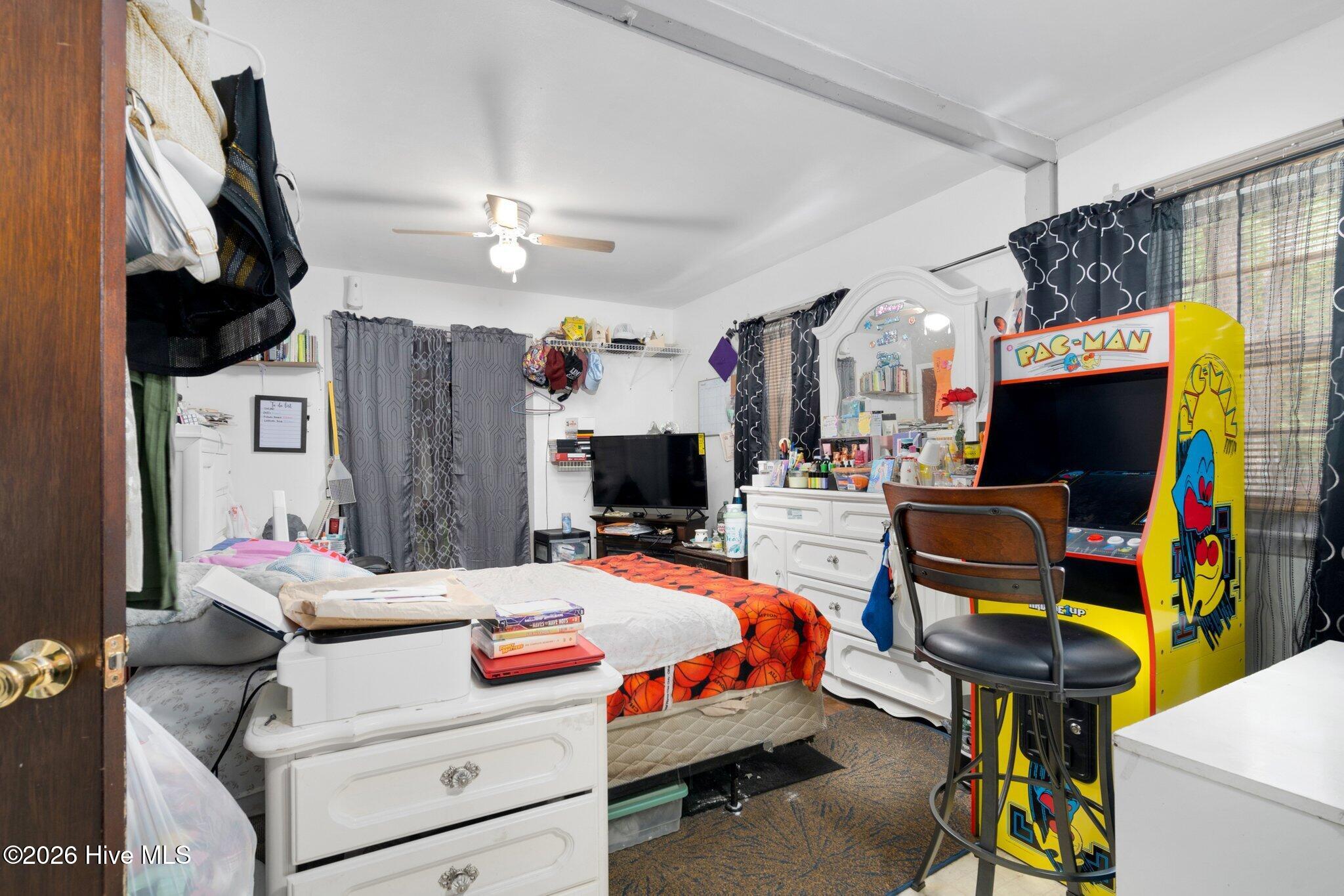 209 SE Railroad Street