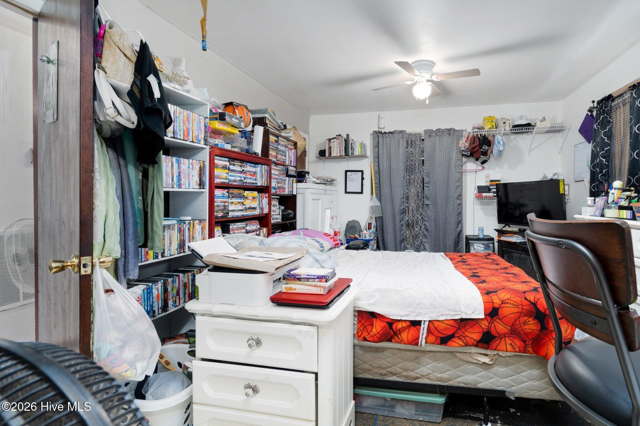 209 SE Railroad Street